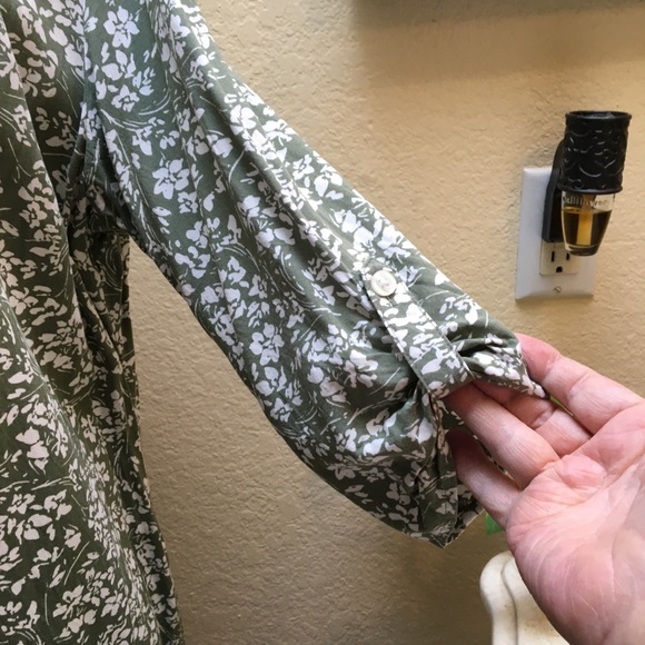 Gorgeous green top - Picture 4 of 6